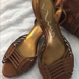 Beautiful copper color *Nina*shoes!  Barely worn!